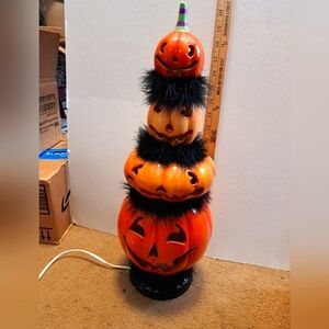Amscan 4 pumpkin / jack-o-lantern lamp with black feathers 20" tall lighted